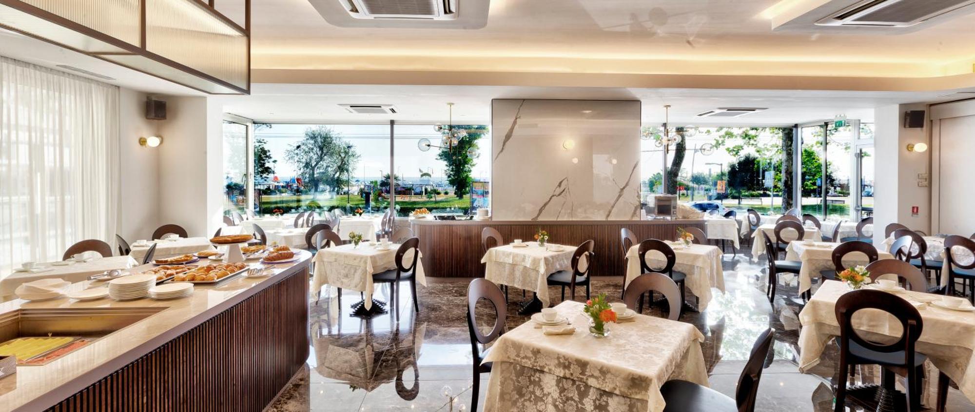 Hotel Mondial Rimini Zewnętrze zdjęcie