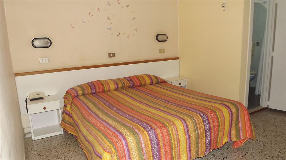 Hotel Mondial Rimini Zewnętrze zdjęcie